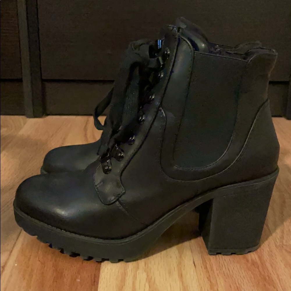 MIA lug sole black boots size 7.5m combat chunky